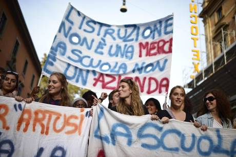 SCUOLA: CORTEO STUDENTI A ROMA, SIAMO 20 MILA